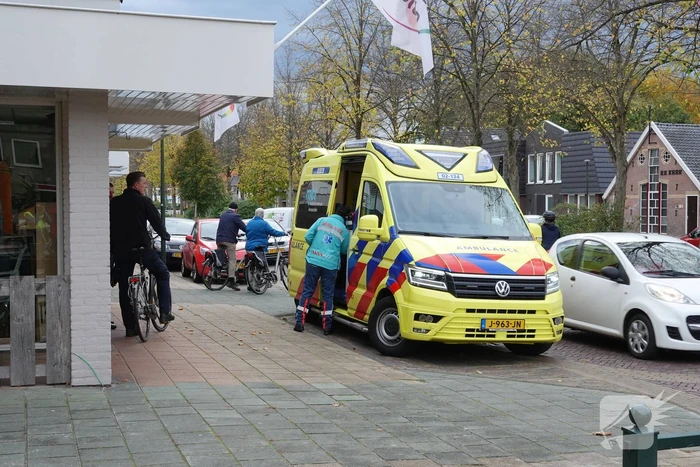 Politie doet onderzoek bij melding steekpartij