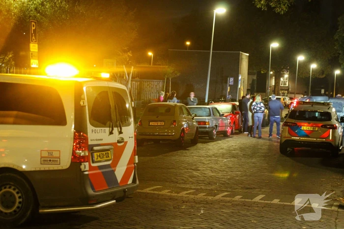 Personenauto op de kant na ongeval