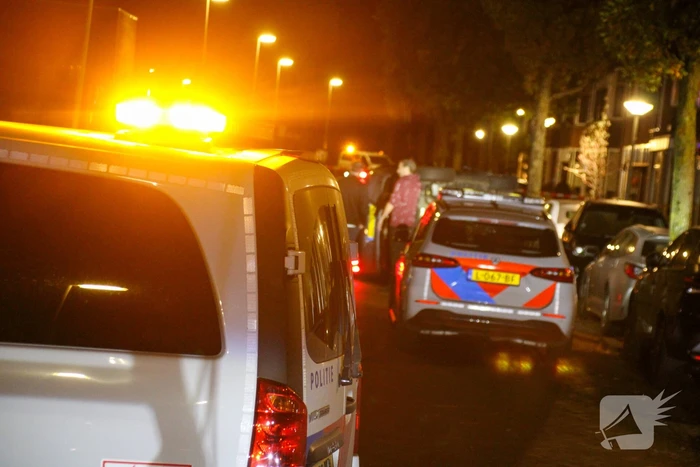 Personenauto op de kant na ongeval