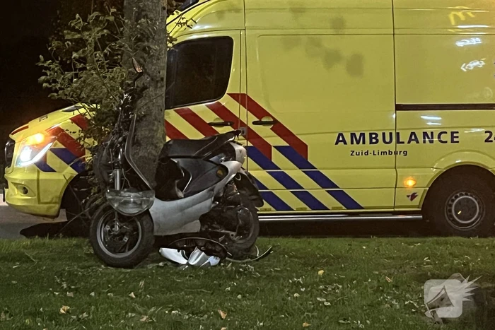 Scooterrijder gewond bij botsing tegen auto