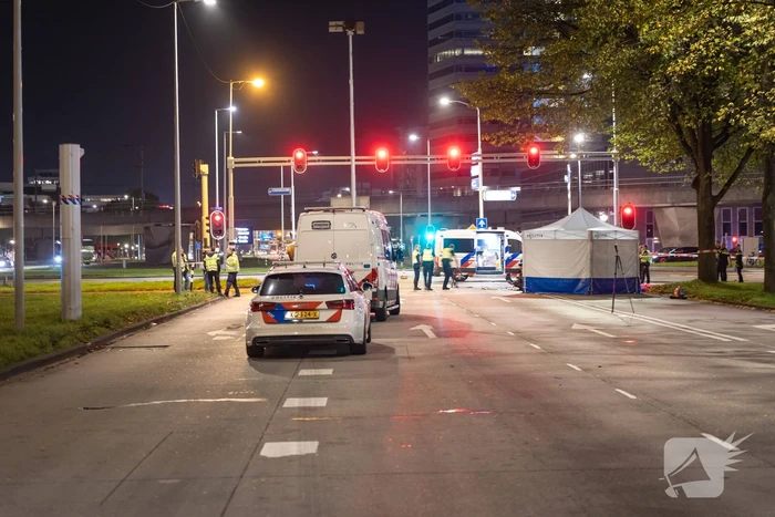 Dode en twee gewonden bij ernstig verkeersongeval