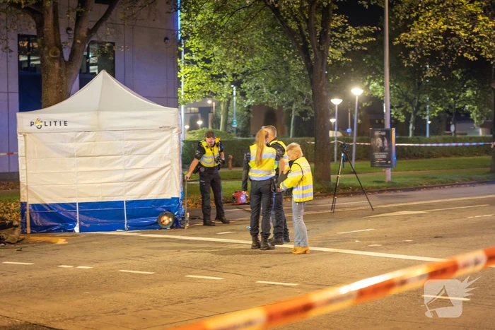 Dode en twee gewonden bij ernstig verkeersongeval