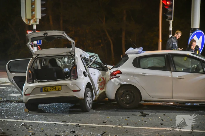 Botsing tussen twee personenauto's