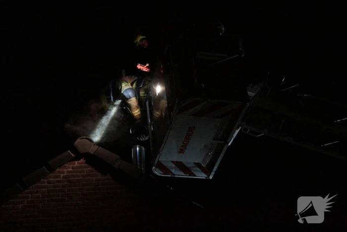 Schoorsteenbrand snel onder controle