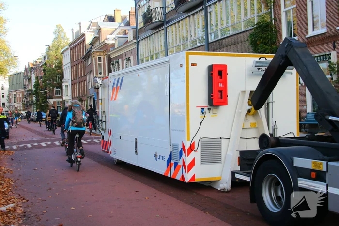 Overleden persoon aangetroffen in de Amstel