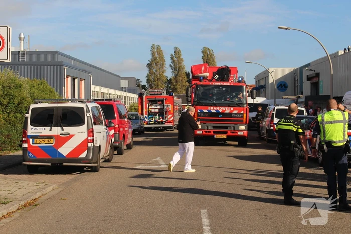 Bedrijfspand ontruimt door chemische reactie