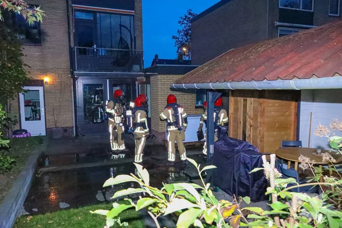Diepvries in achtertuin vliegt in brand