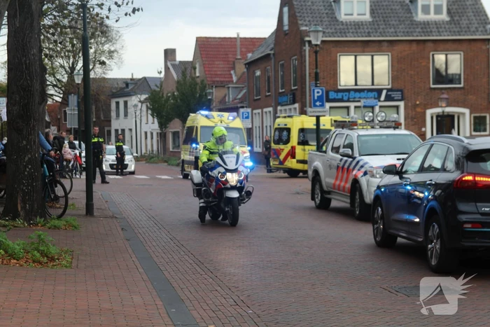 Traumahelikopter landt op brug