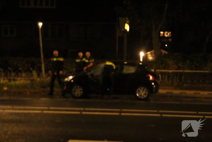 Schreeuwende man aangetroffen in bushokje