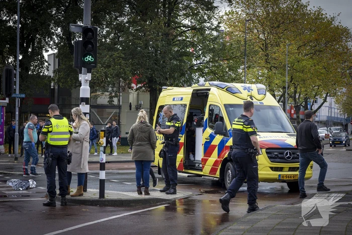 Scooterrijdster gewond bij verkeersongeval
