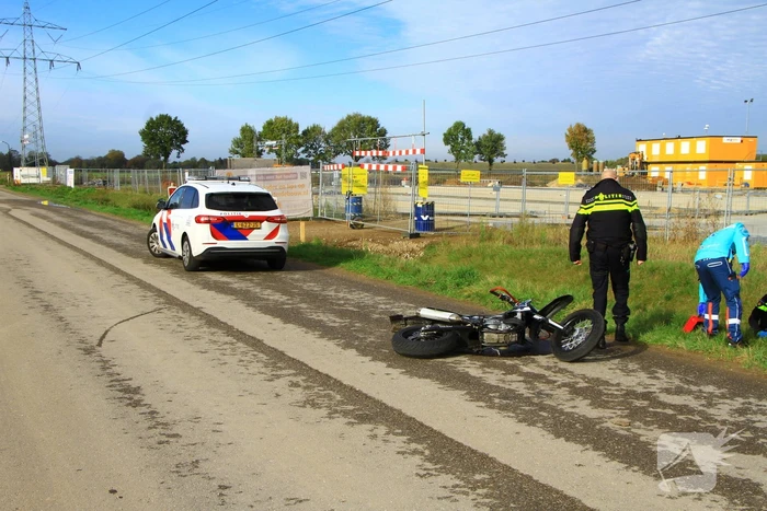 Bestuurder crossmotor gewond na val