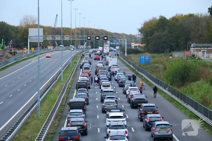 Flinke file na storing Schipholbrug