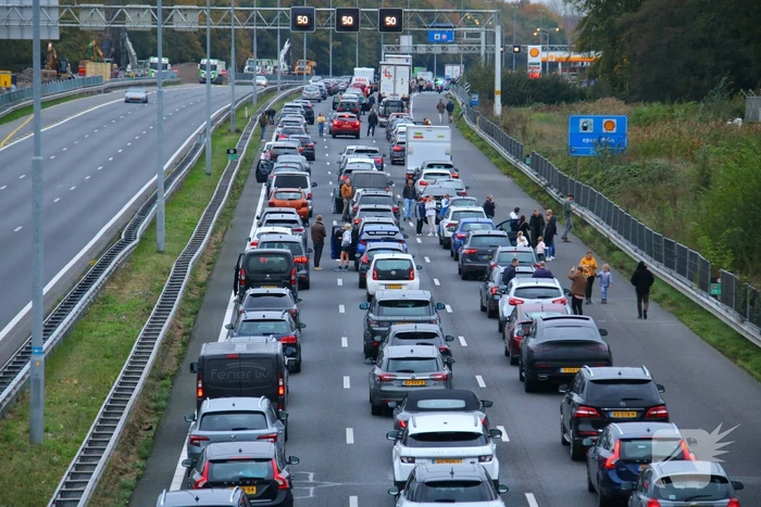Flinke file na storing Schipholbrug