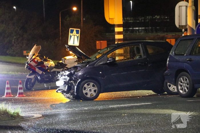 Ongeval nadat automobilist door rood rijdt