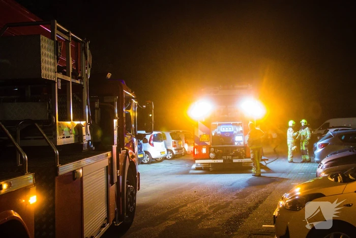 Brand verwoest geparkeerde camper