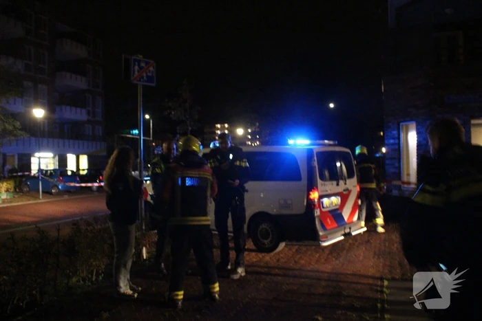 Diverse woningen ontruimd na autobrand