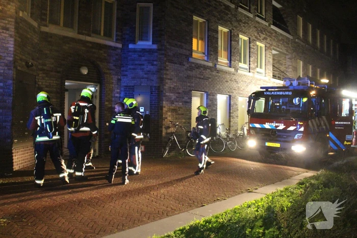 Diverse woningen ontruimd na autobrand