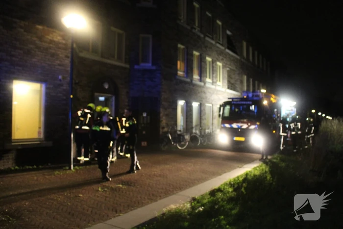 Diverse woningen ontruimd na autobrand