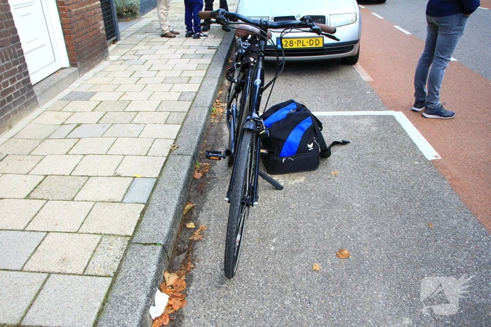 Fietser gewond bij botsing met auto