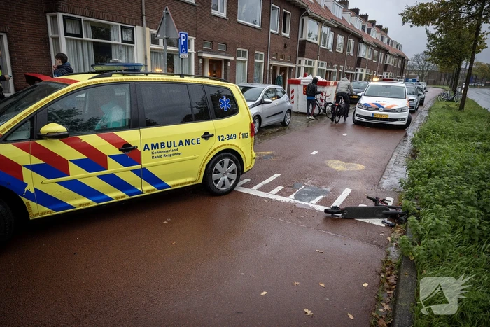 Jongen gewond bij botsing met elektrische step tegen auto