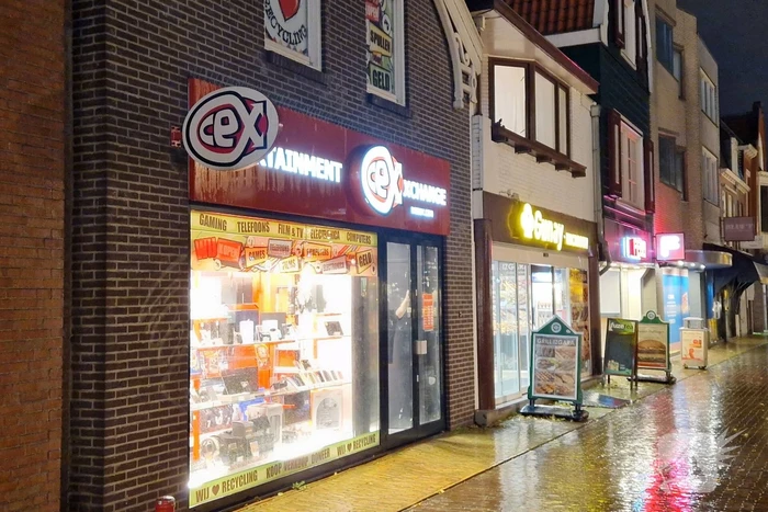 Twee overvallers slaan op de vlucht