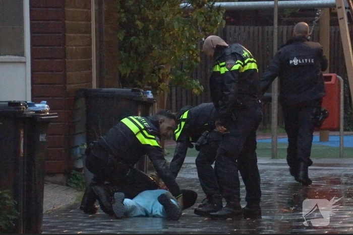 Twee overvallers slaan op de vlucht
