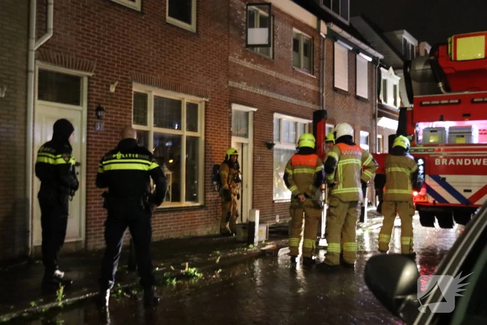 Hevige brand in schoorsteen van woning