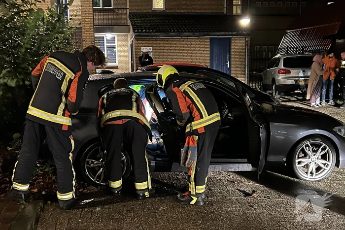 Autobrand snel onder controle