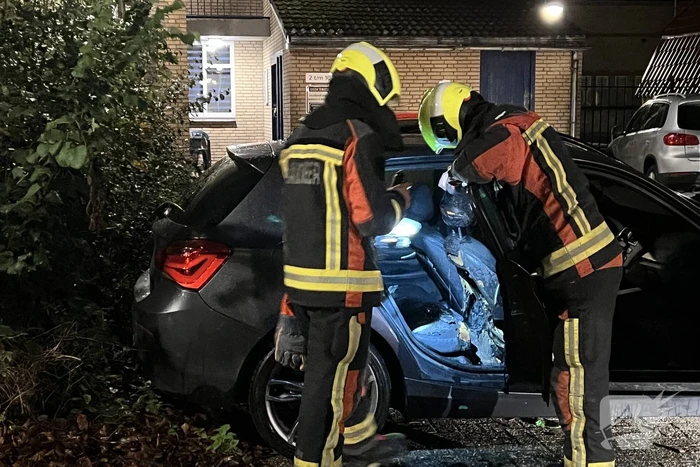 Autobrand snel onder controle