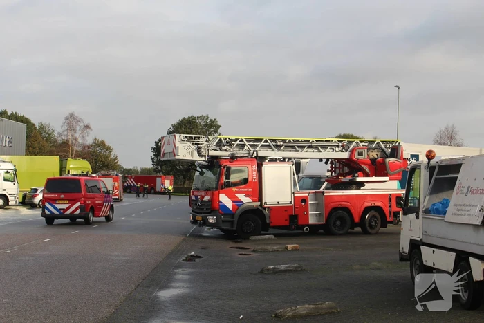 Veel brandweer ingezet voor brand in prullenbak