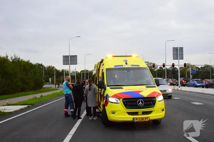 Twee bestelbussen en personenwagen betrokken bij kettingbotsing