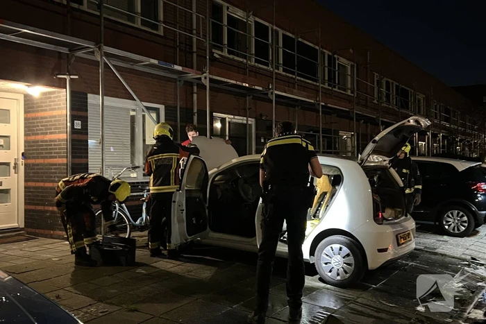Personenwagen loopt flinke schade op door brand