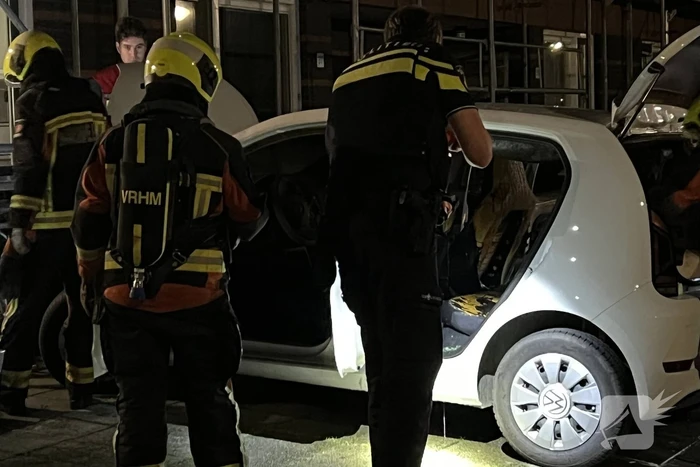 Personenwagen loopt flinke schade op door brand