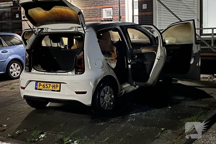 Personenwagen loopt flinke schade op door brand