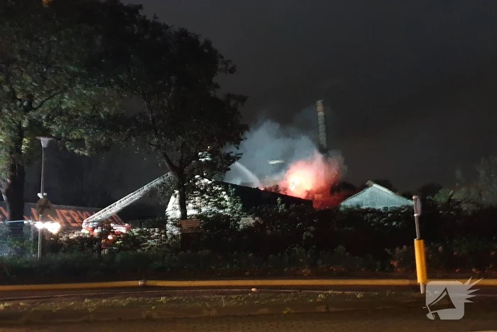 Grote brand in bedrijfspand