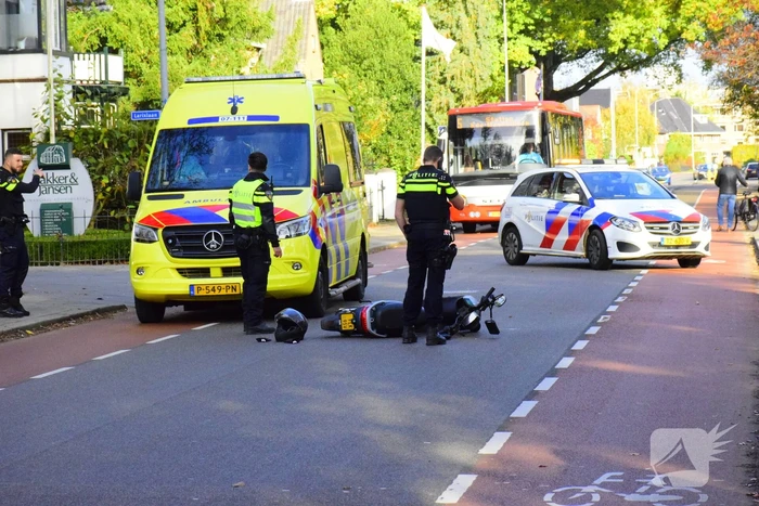 Brommerrijder en e-bike botsen op elkaar