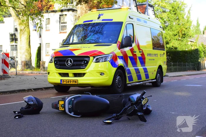 Brommerrijder en e-bike botsen op elkaar