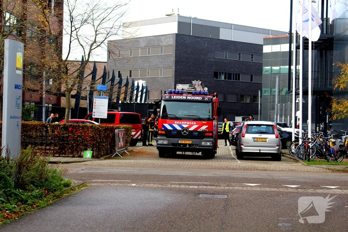 Onderzoek naar zwavellucht in bedrijfspand