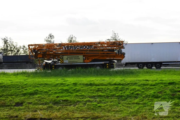Afrit afgesloten door defecte kraanwagen