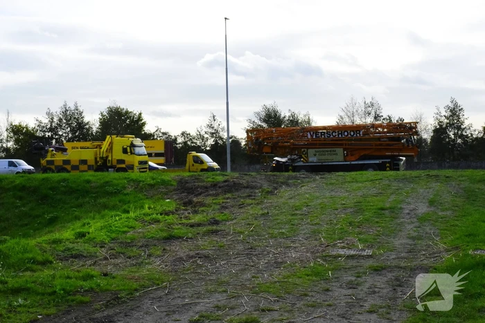 Afrit afgesloten door defecte kraanwagen
