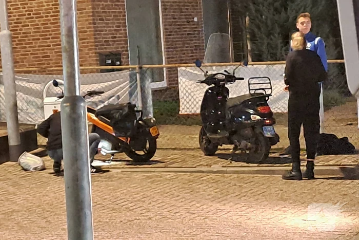 Gewonde na botsing tussen auto en scooter