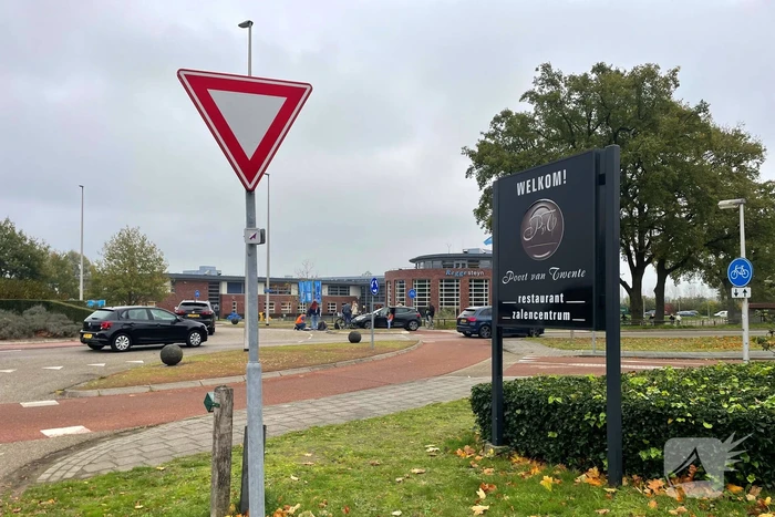 Overstekende fietser aangereden door auto