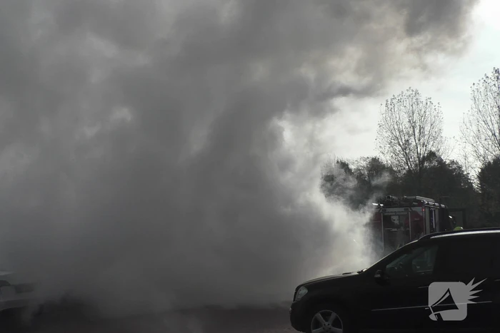 Hevige rookontwikkeling bij autobrand