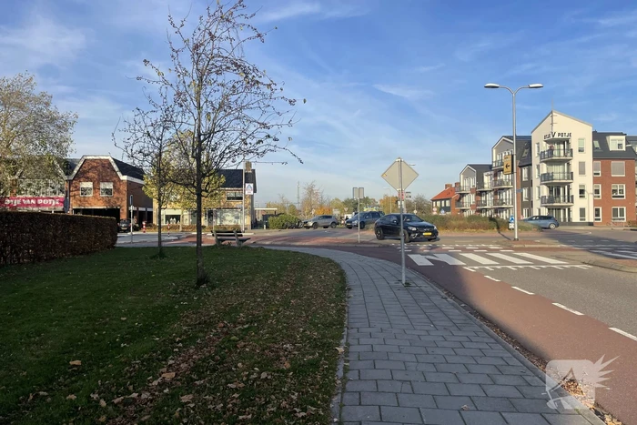 Fietser geschept door personenauto