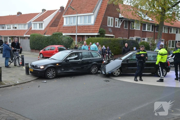 Veel materiele schade bij aanrijding