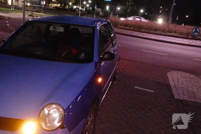 Fietser geschept door personenauto