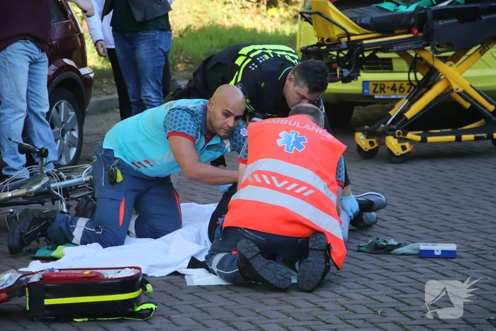 Fietser zwaargewond bij aanrijding