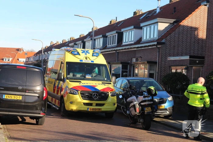 Man op scooter gaat onderuit en raakt gewond