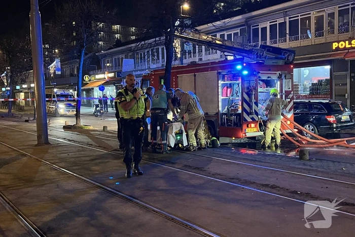 Grote brand in woning boven supermarkt