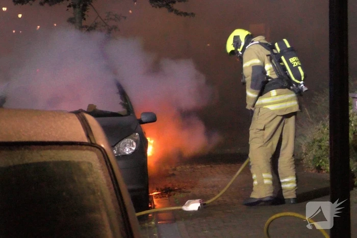 Auto gaat in vlammen op